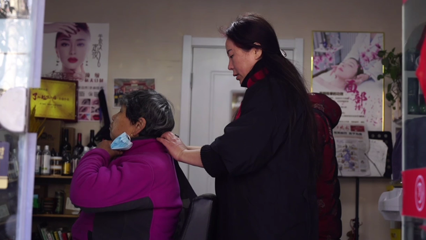 了不起的小店|藏在南京小巷內的“公益剪”